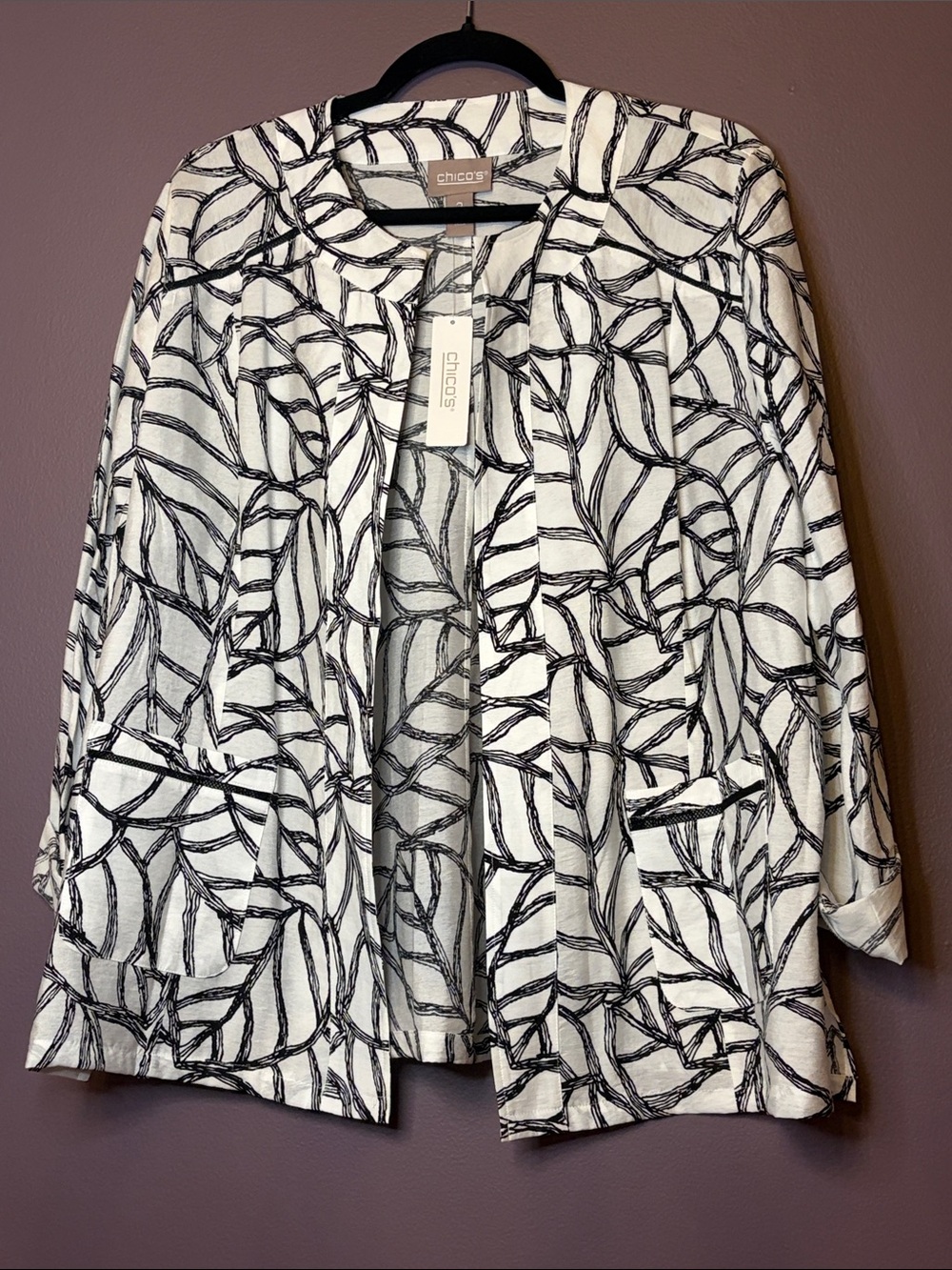Chico's Women’s Black & White Leaf-Print Open Front Jacket Size 2 NWT